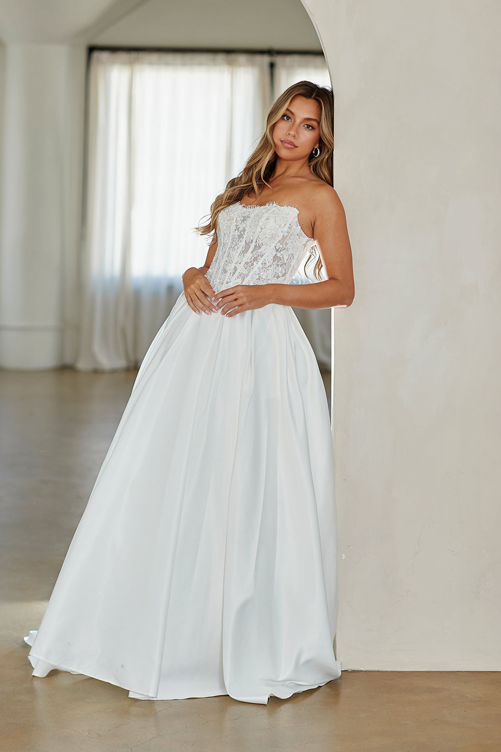 Wholesale Strapless Lace Corset Ball Gown Wedding Dress with Pockets Bridal Gown by LAA2089 - - Wedding Dress LAA
