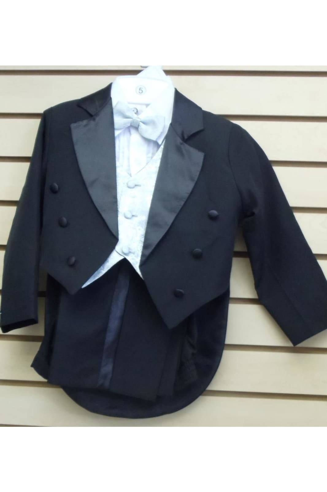 LA Merchandise LAGSS8214 5 piece boys tuxedo with tail & color vest & bow - Black Silver - Boys suits LA Suits